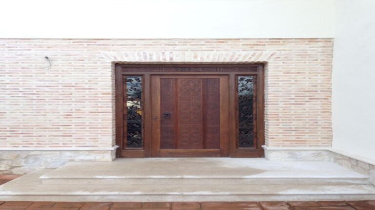 resized4_puertas-labradas-rusticas